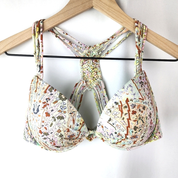 Victoria's Secret Other - Victoria's Secret Women's The Fabulous Macramé Bikini Top Size 36C